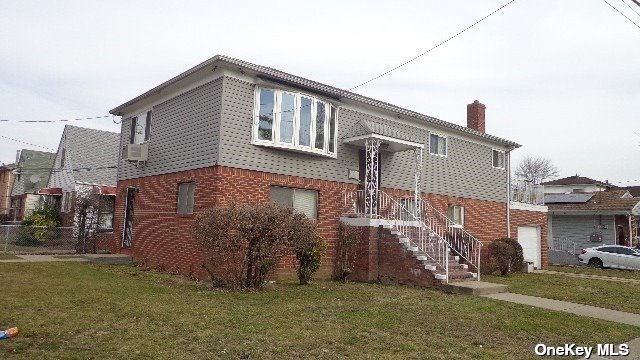 159th Street, Jamaica, Queens, NY - 6 Bedrooms  
3 Bathrooms  
12 Rooms - 