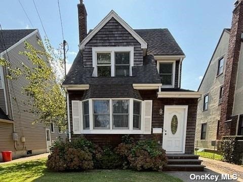View Mineola, NY 11501 house