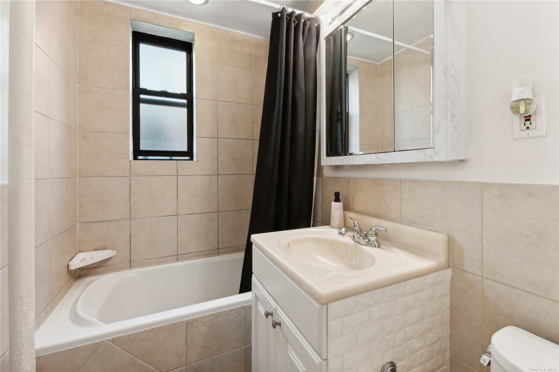 37-21 80 Street #3M, Jackson Heights, New York image 4