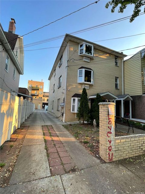 102-42 86th Road Richmond Hill NY 11418