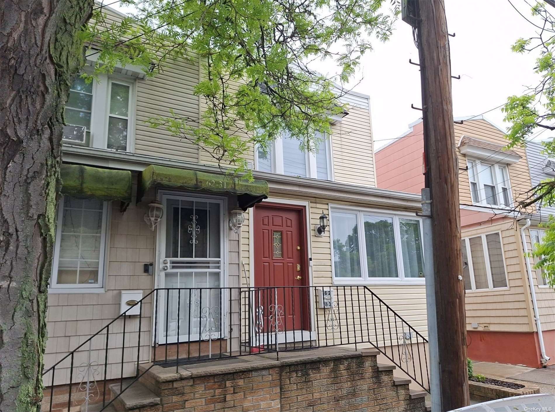 Property for Sale at 6233 59th Drive, Maspeth, Queens, NY - Bedrooms: 3 
Bathrooms: 1 
Rooms: 6  - $839,900