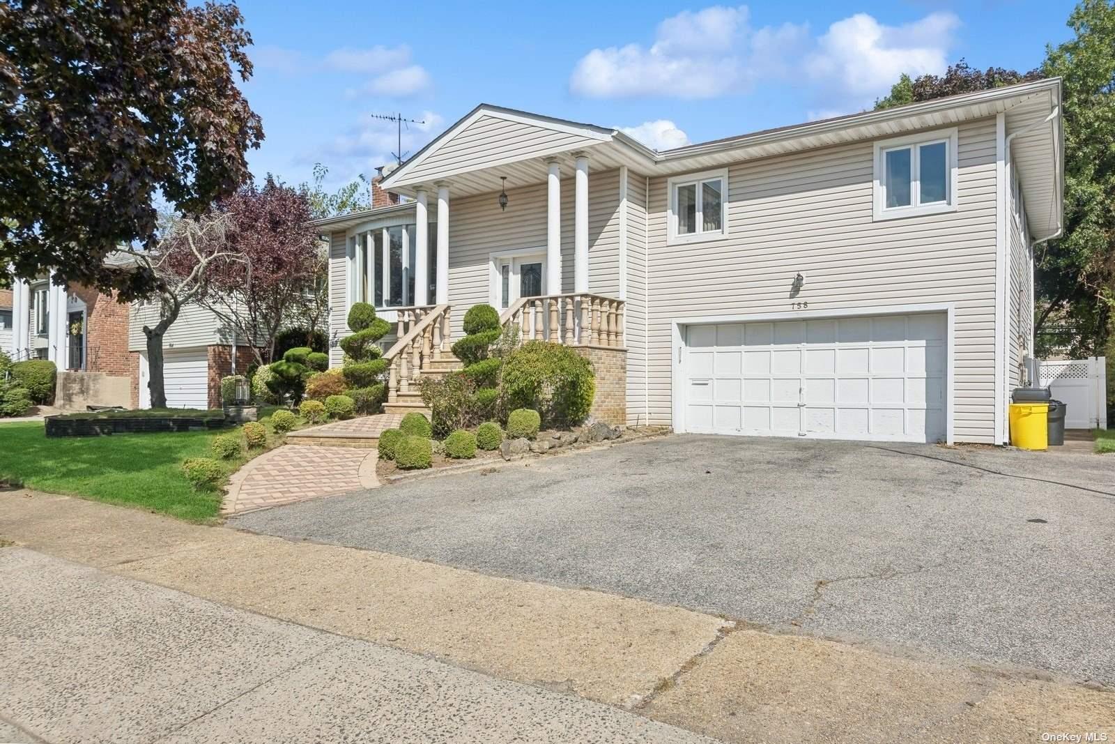 758 Turf Road, North Woodmere, New York image 3