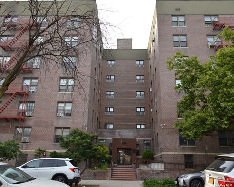 Condo For Sale - 147-37 Roosevelt Avenue #3A<br/> Flushing, NY 11354