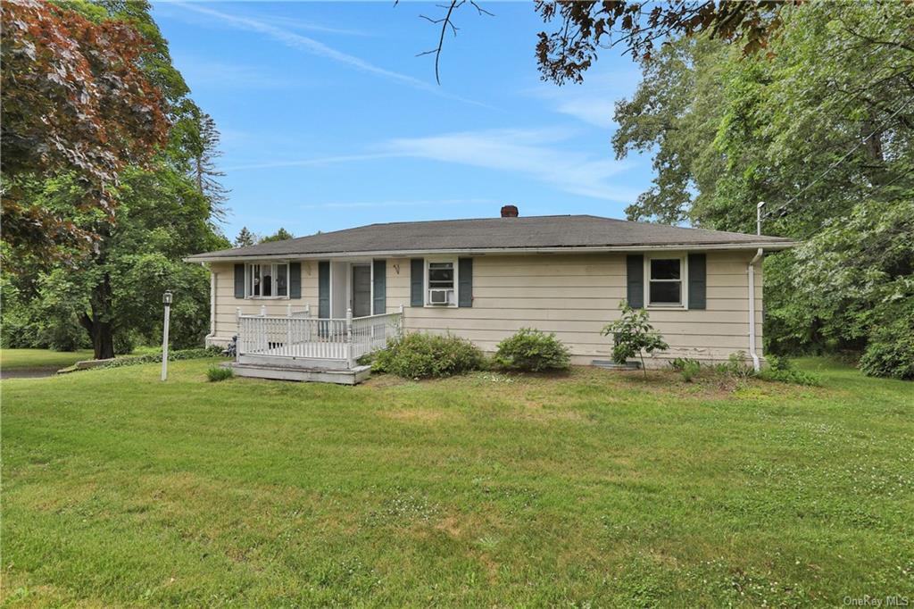 Property for Sale at 149 N Putt Corners Road, New Paltz, New York - Bedrooms: 3 
Bathrooms: 2 
Rooms: 5  - $415,000