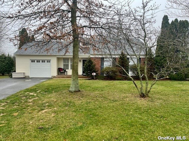 Property for Sale at 13 Midfield Place, Riverhead, Hamptons, NY - Bedrooms: 3 
Bathrooms: 2  - $489,000