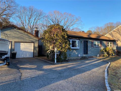 Homes For Sale - 79 Manhattan Boulevard<br/> Islip Terrace, NY 11752