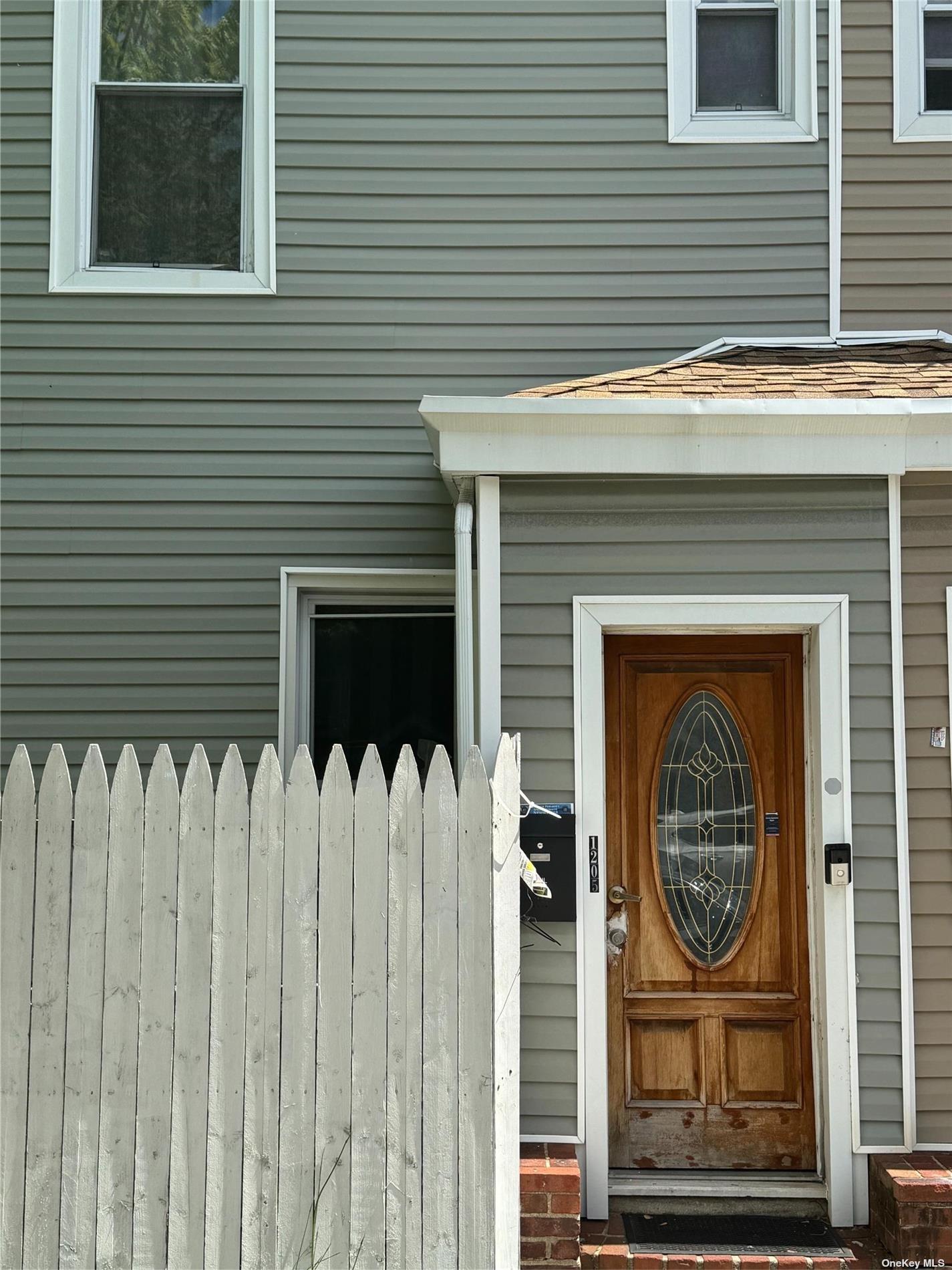 1205 E 95th Street, Canarsie, New York image 1