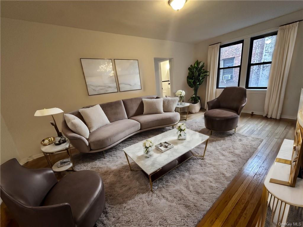 Rental Property at 312 Main Street 5B, White Plains, New York - Bedrooms: 2 
Bathrooms: 1 
Rooms: 5  - $3,000 MO.