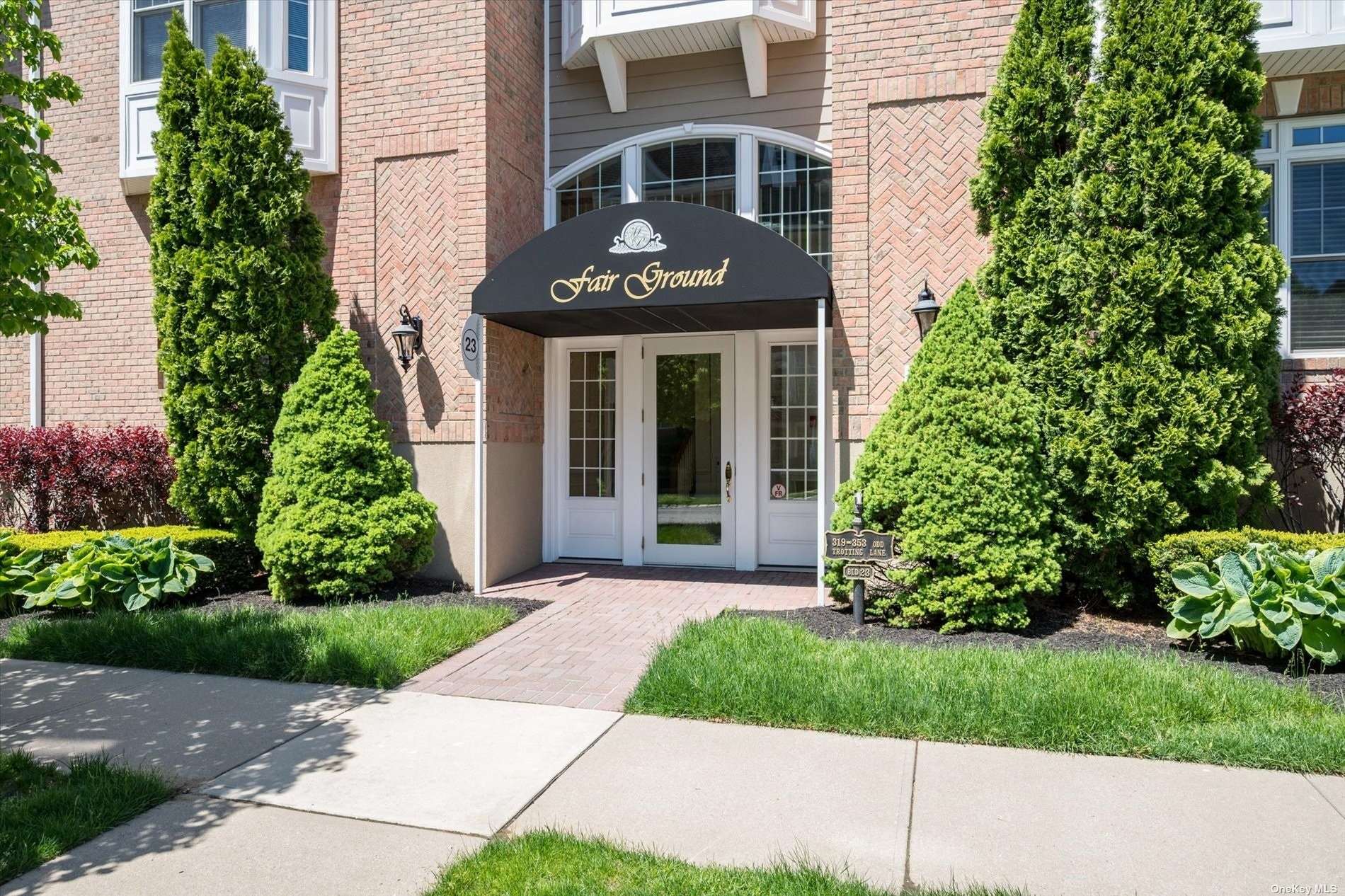 349 Trotting Lane #3, Westbury, New York image 2