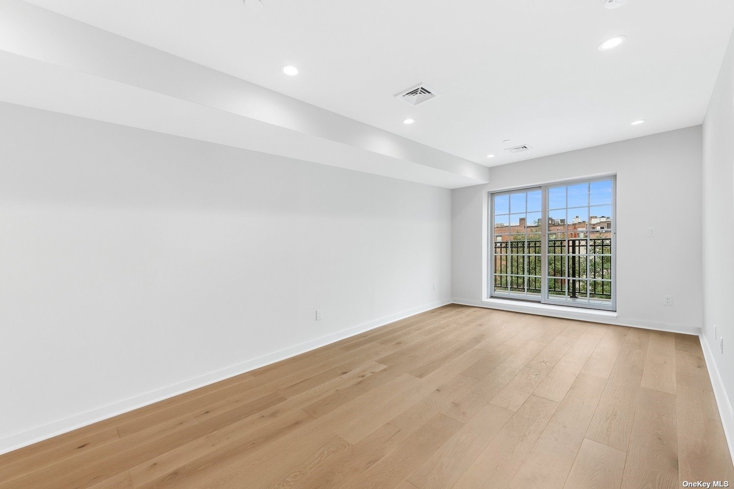 23-23 30th Road #3D, Long Island City, New York image 2