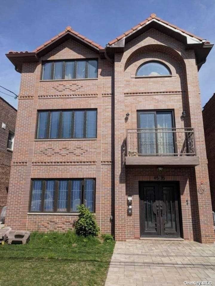 163rd Street, Flushing, Queens, NY - 9 Bedrooms  
7 Bathrooms  
12 Rooms - 