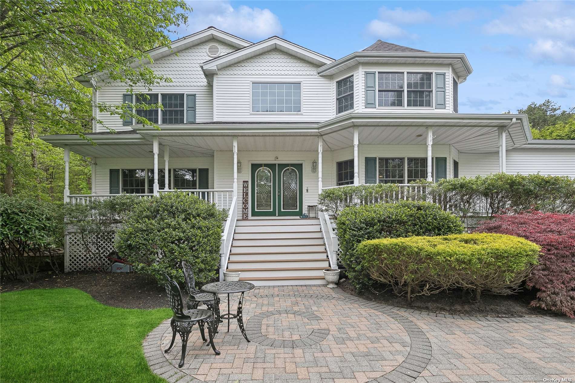 Property for Sale at 102 Mobrey Lane, Smithtown, Hamptons, NY - Bedrooms: 5 
Bathrooms: 4  - $1,299,990