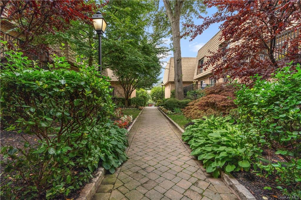 336 Central Park Avenue #J11, Scarsdale, New York image 15