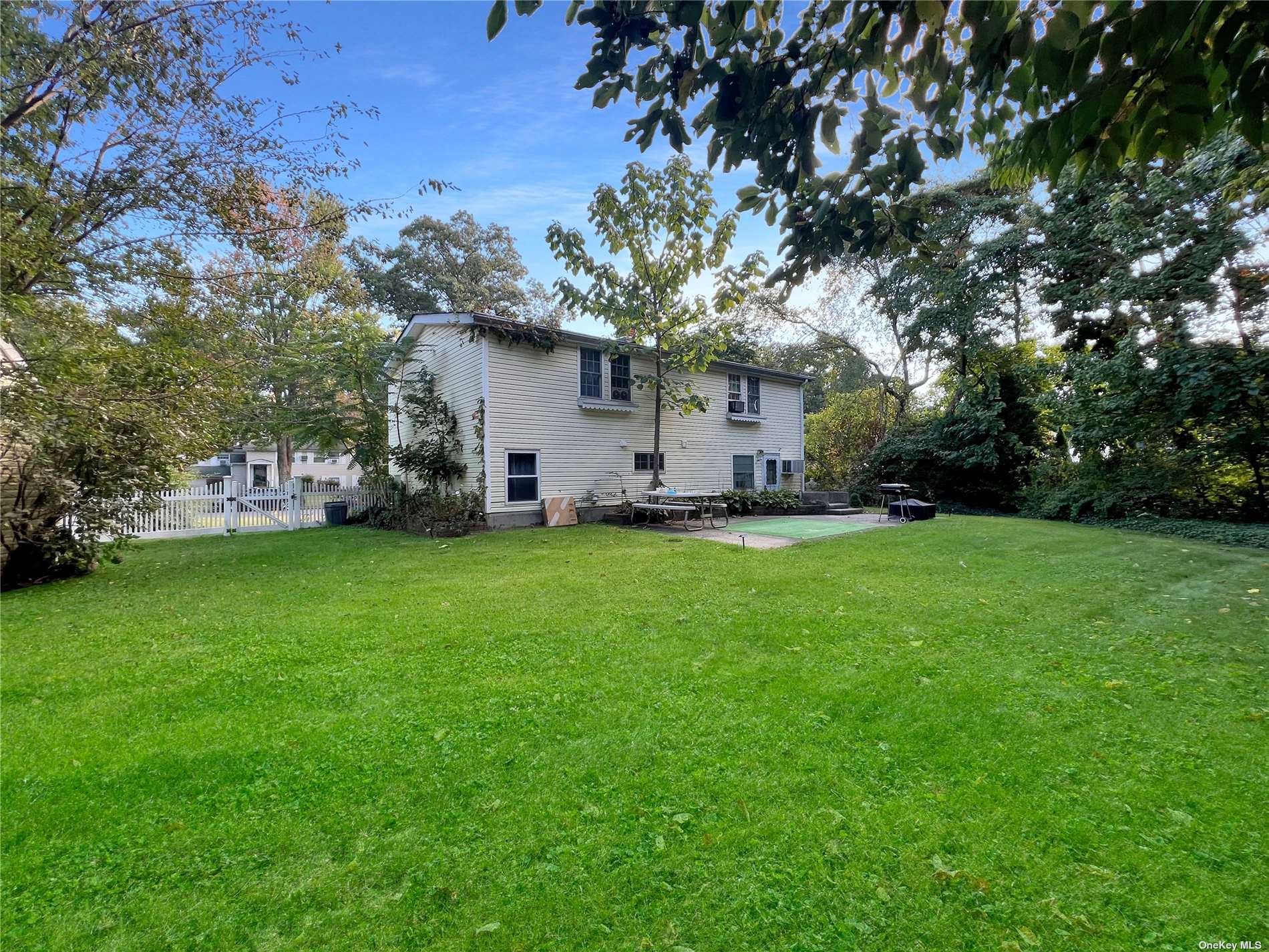 22 Beaver Lane, East Setauket, New York image 11