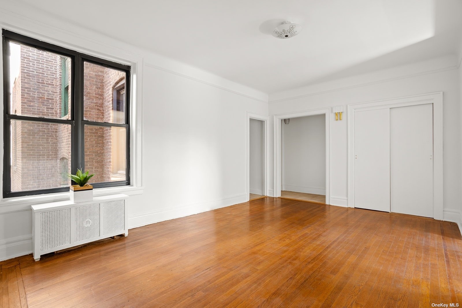 Property for Sale at 3530 82nd Street St 32, Jackson Heights, Queens, NY - Bedrooms: 1 
Bathrooms: 1 
Rooms: 4  - $388,000