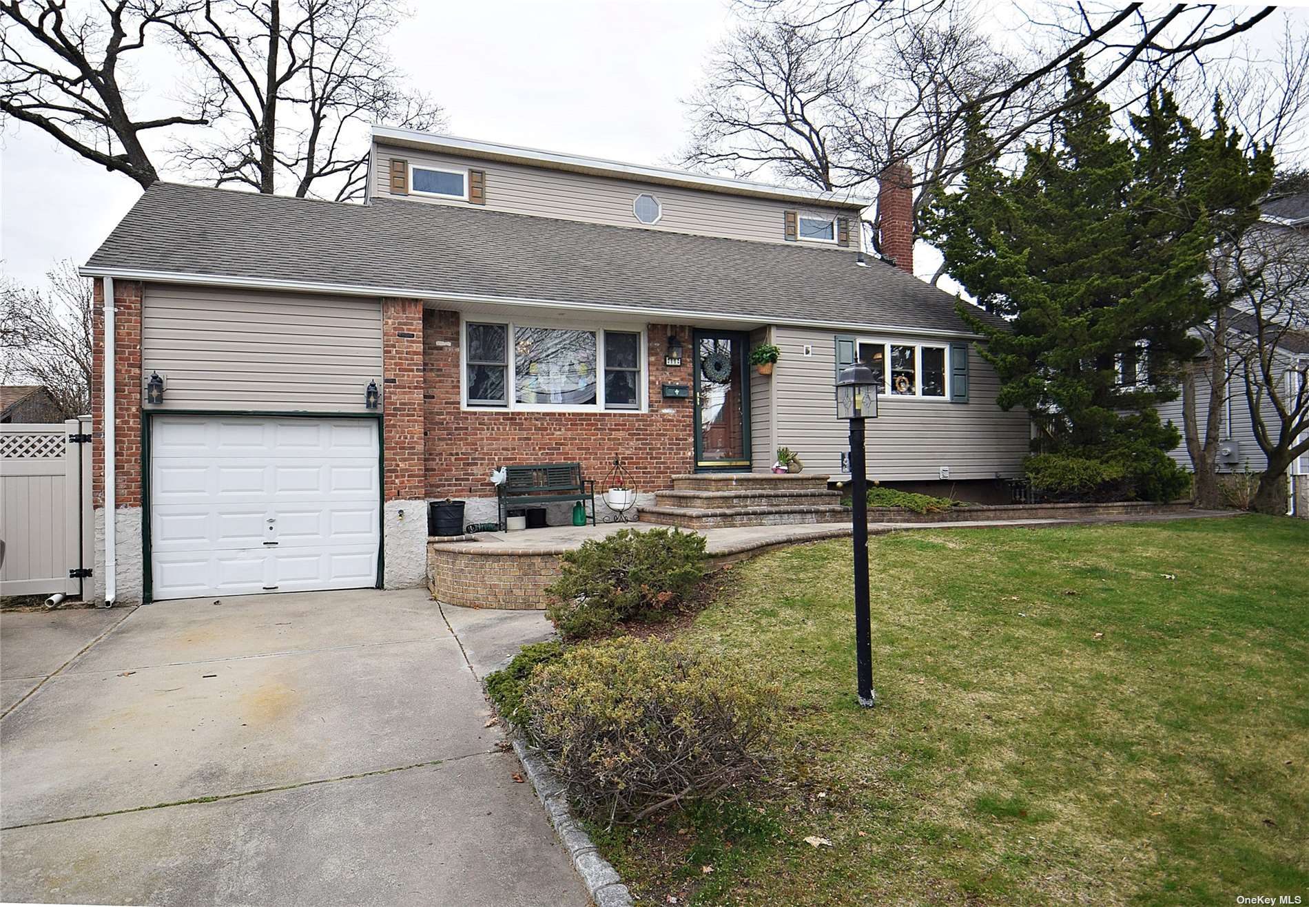 11 10th Avenue, Farmingdale, New York image 3