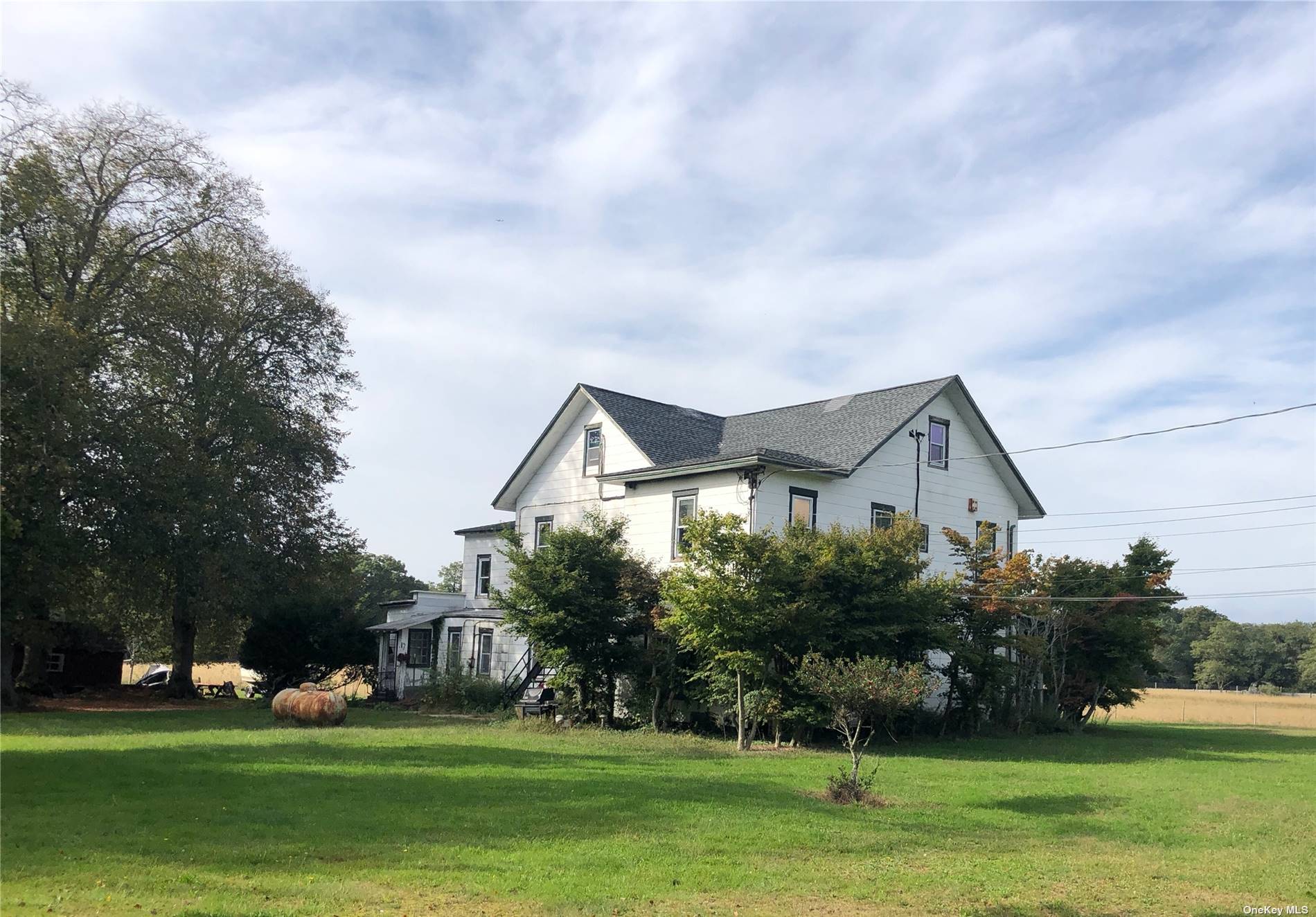 Property for Sale at 62 Belleview Avenue, Center Moriches, Hamptons, NY - Bedrooms: 9 
Bathrooms: 6  - $949,999