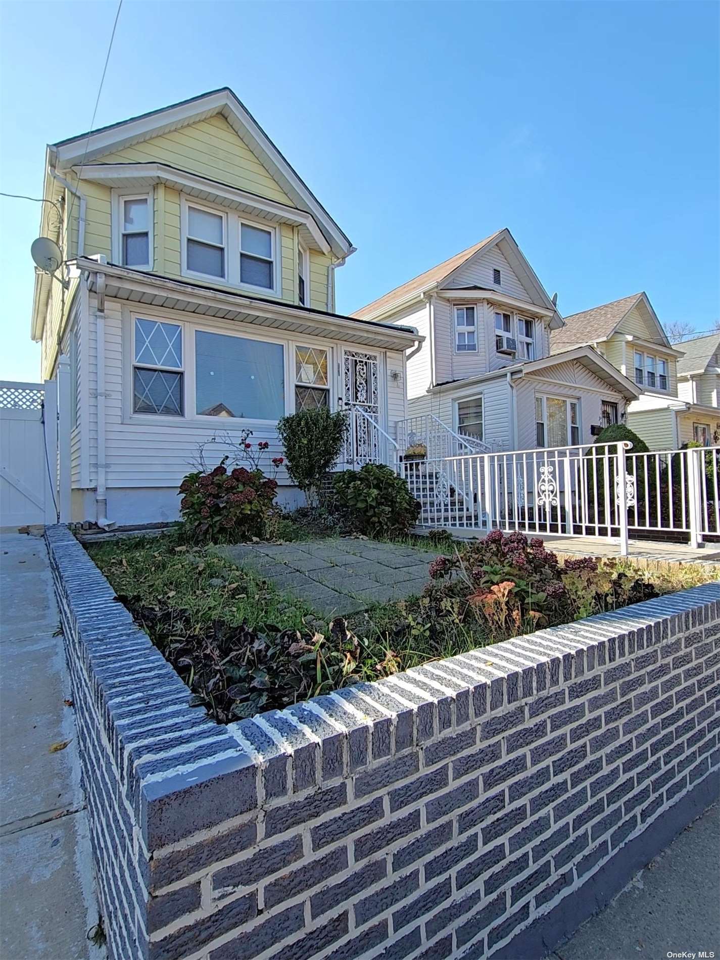 Property for Sale at 9316 208th Street, Queens Village, Queens, NY - Bedrooms: 3 
Bathrooms: 3 
Rooms: 9  - $749,000