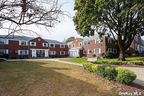 71-08 260th Street St #GV 105, Glen Oaks, New York image 3