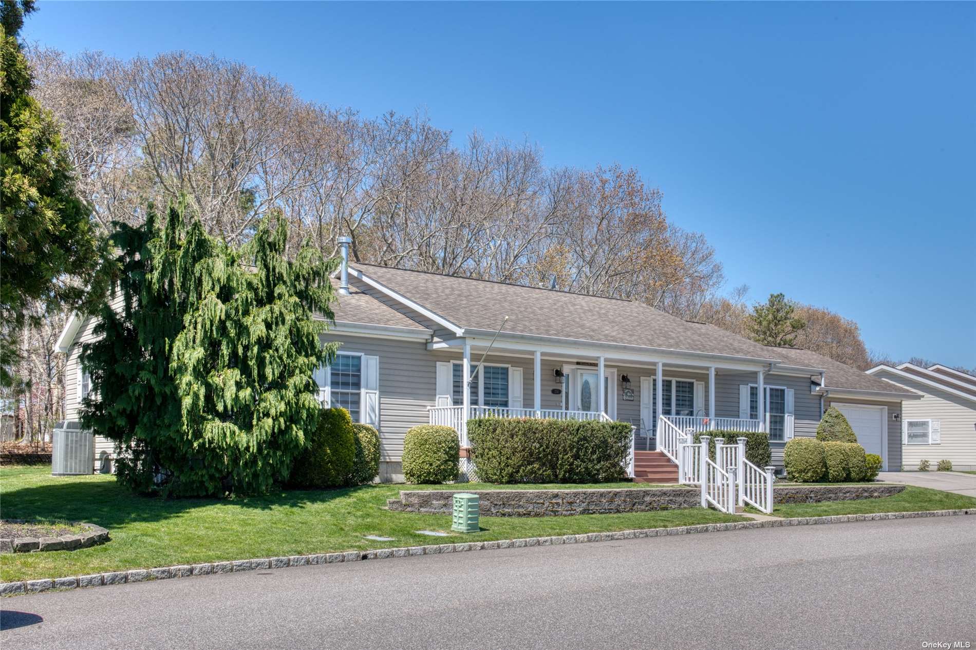 Property for Sale at 1407234 Middle Road 234, Calverton, Hamptons, NY - Bedrooms: 3 
Bathrooms: 2  - $485,000