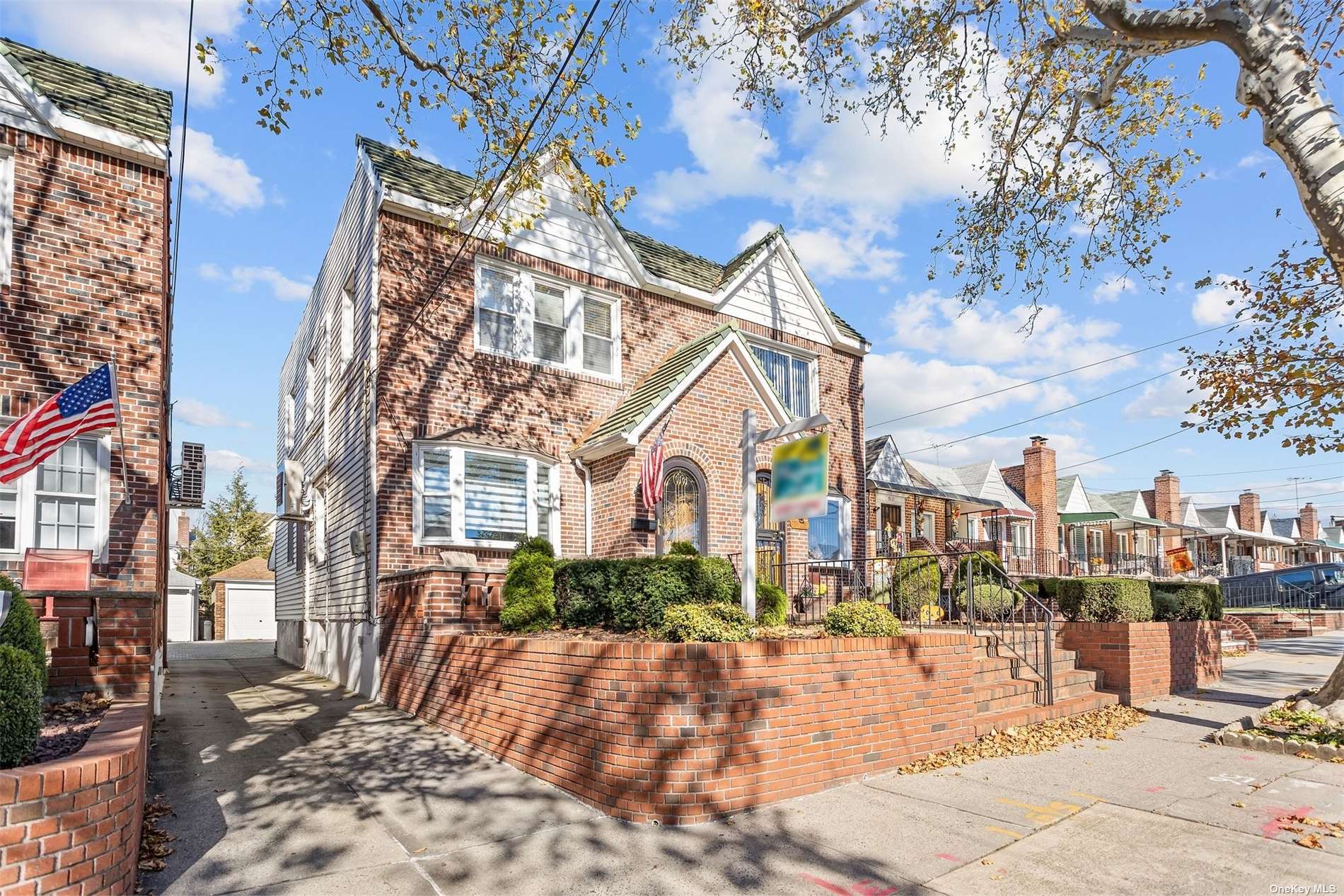 View Middle Village, NY 11379 townhome