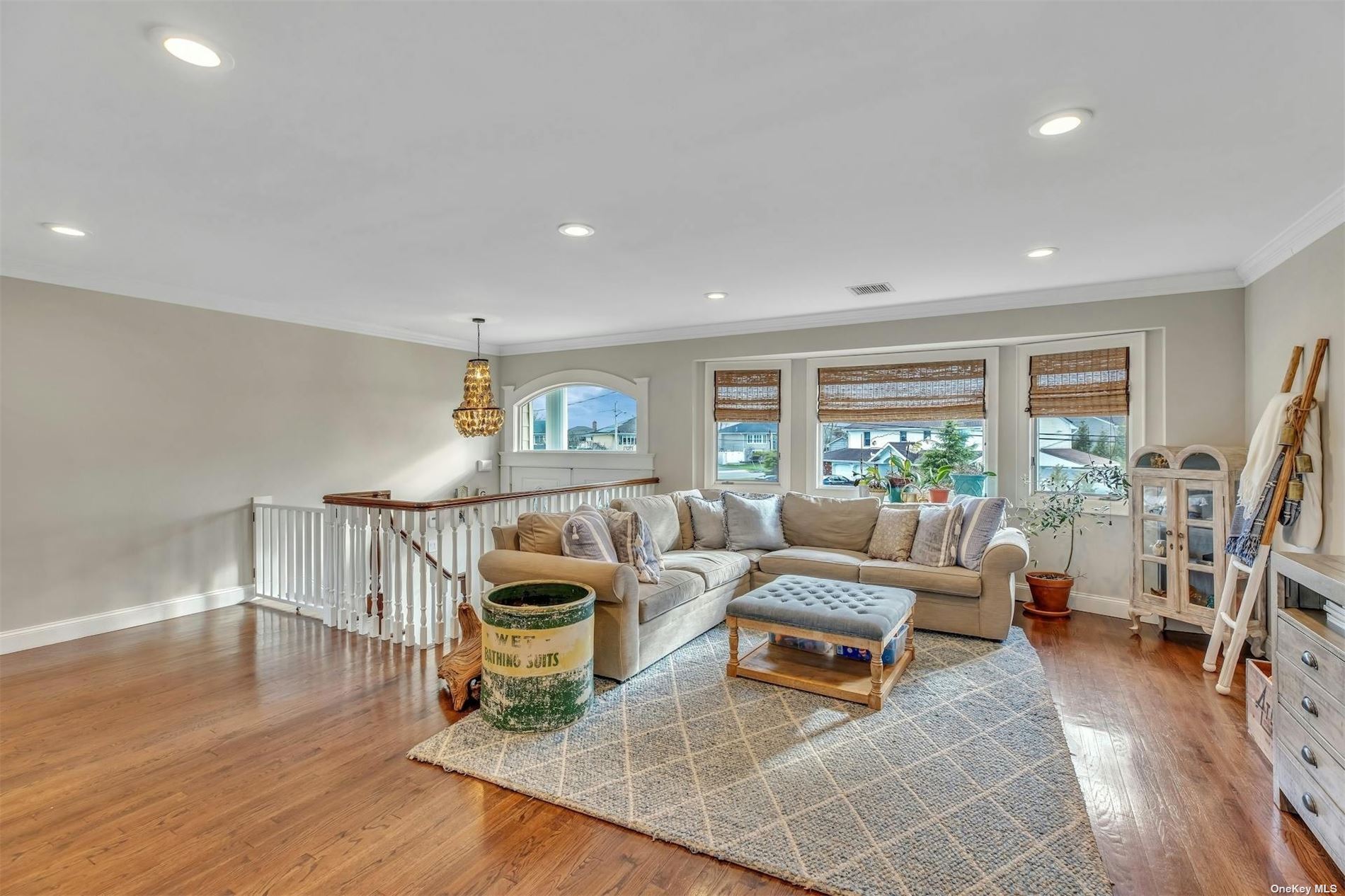 7 Duck Lane, West Islip, New York image 3