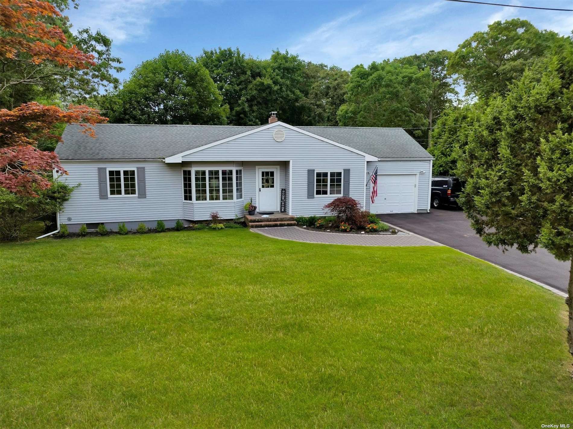 24 Huckleberry Lane, Hampton Bays, New York image 4