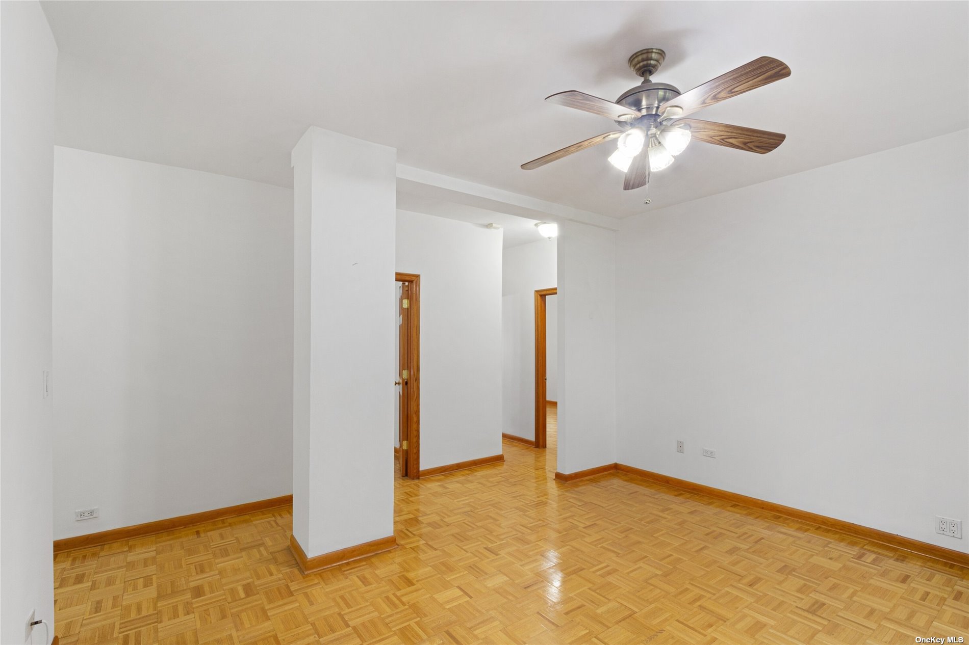 4825 43 Street 1J, Woodside, Queens, NY - 2 Bedrooms  
1 Bathrooms  
4 Rooms - 