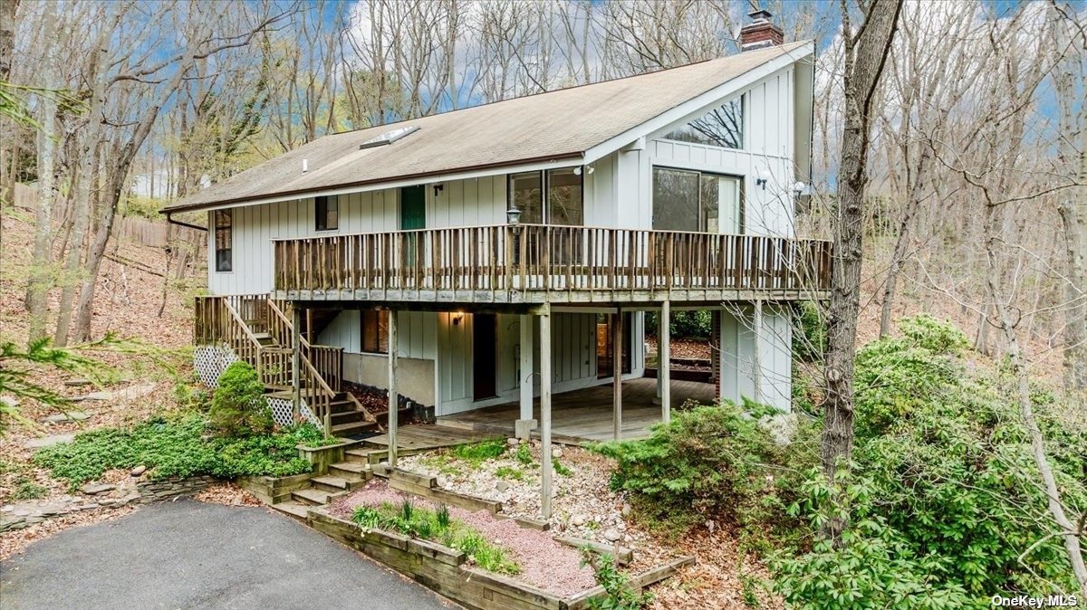Property for Sale at 88 Crystal Brook Hollow Road, Port Jefferson, Hamptons, NY - Bedrooms: 3 
Bathrooms: 2  - $599,999