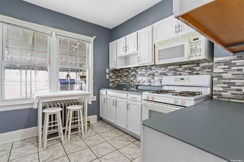 Homes For Sale - 127-15 102 Avenue<br/> Queens County, Richmond Hill, NY 11418