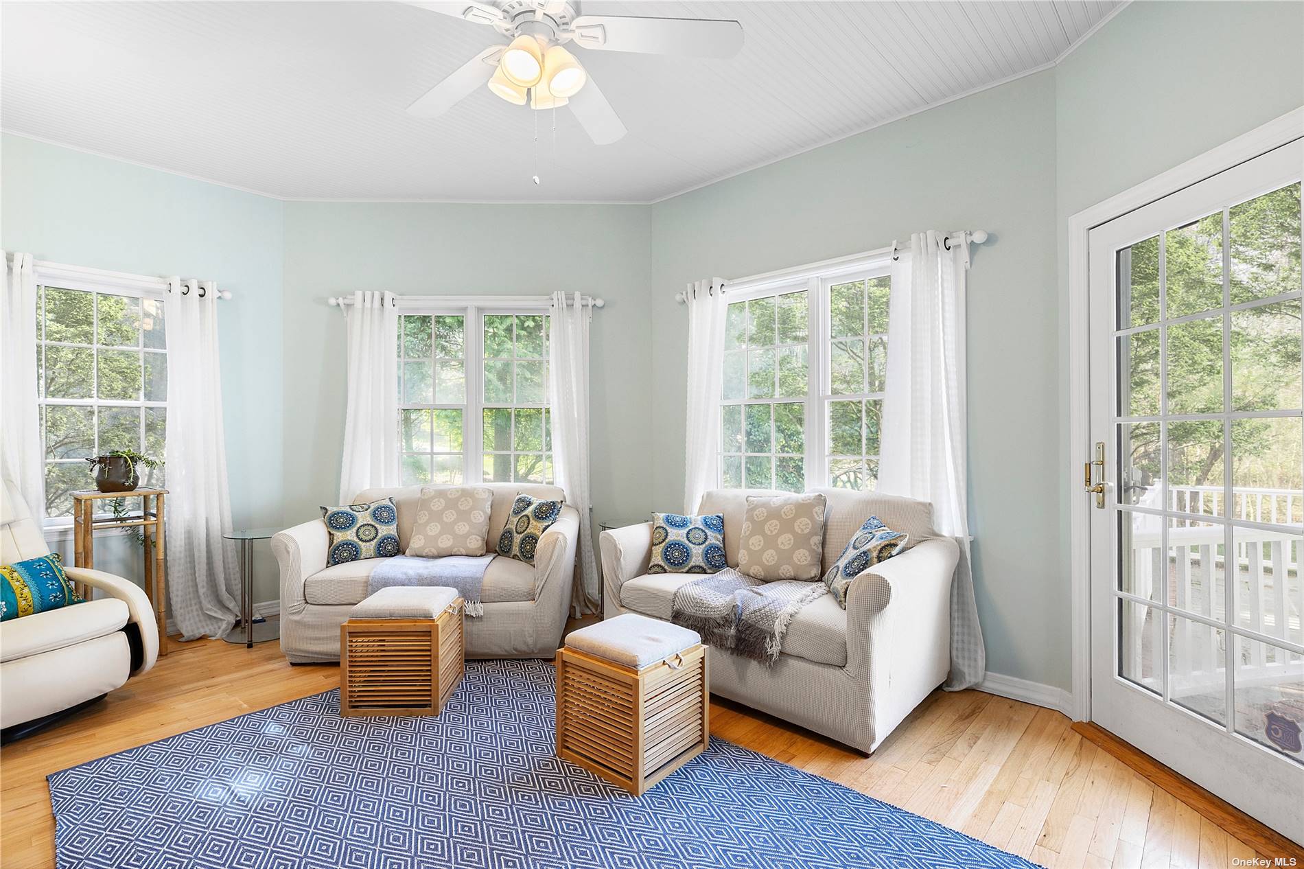 Photo 8 of 25 of 3 Tredwell Lane house