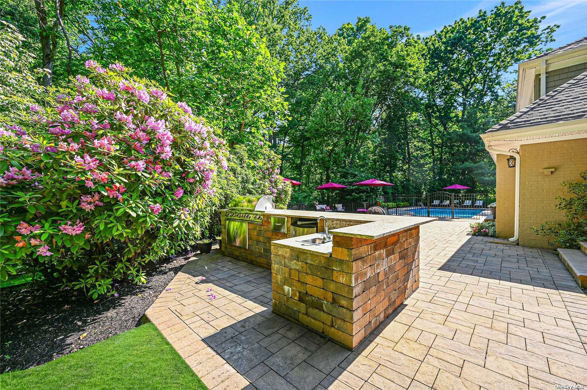 Photo 11 of 36 of 8 Valleywood Court W house