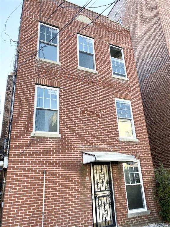 606 Burke Avenue, Bronx, New York - 8 Bedrooms  
3 Bathrooms - 