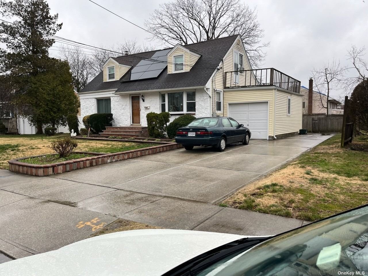 Photo 1 of 5 of 582 Rutland Street house
