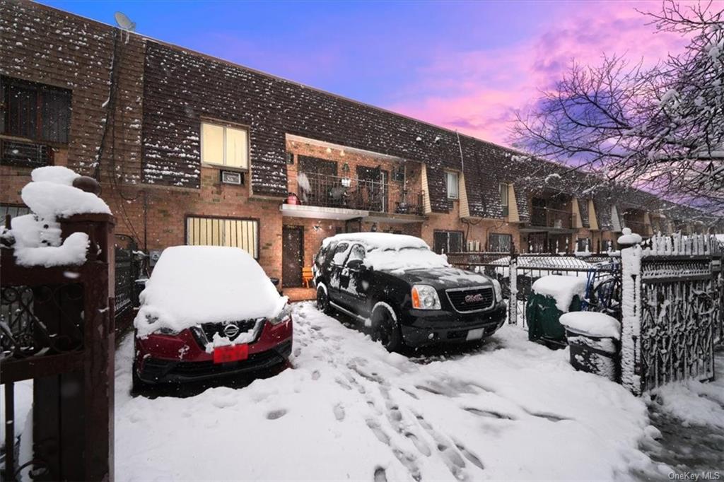 Property for Sale at 946 Taylor Avenue, Bronx, New York - Bedrooms: 5 
Bathrooms: 3  - $750,000