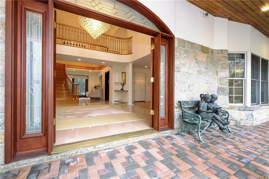 Photo 3 of 36 of 23 Leatherstocking Lane house