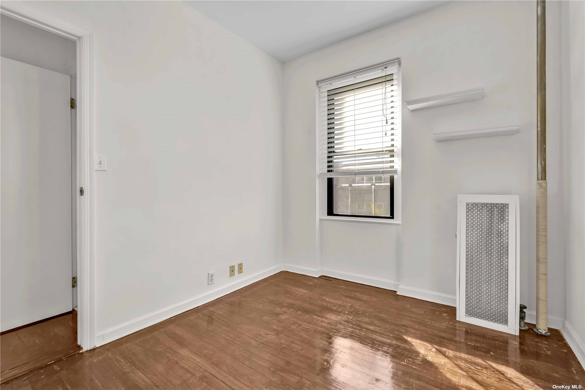 21-77 33rd St #3H, Astoria, New York image 15