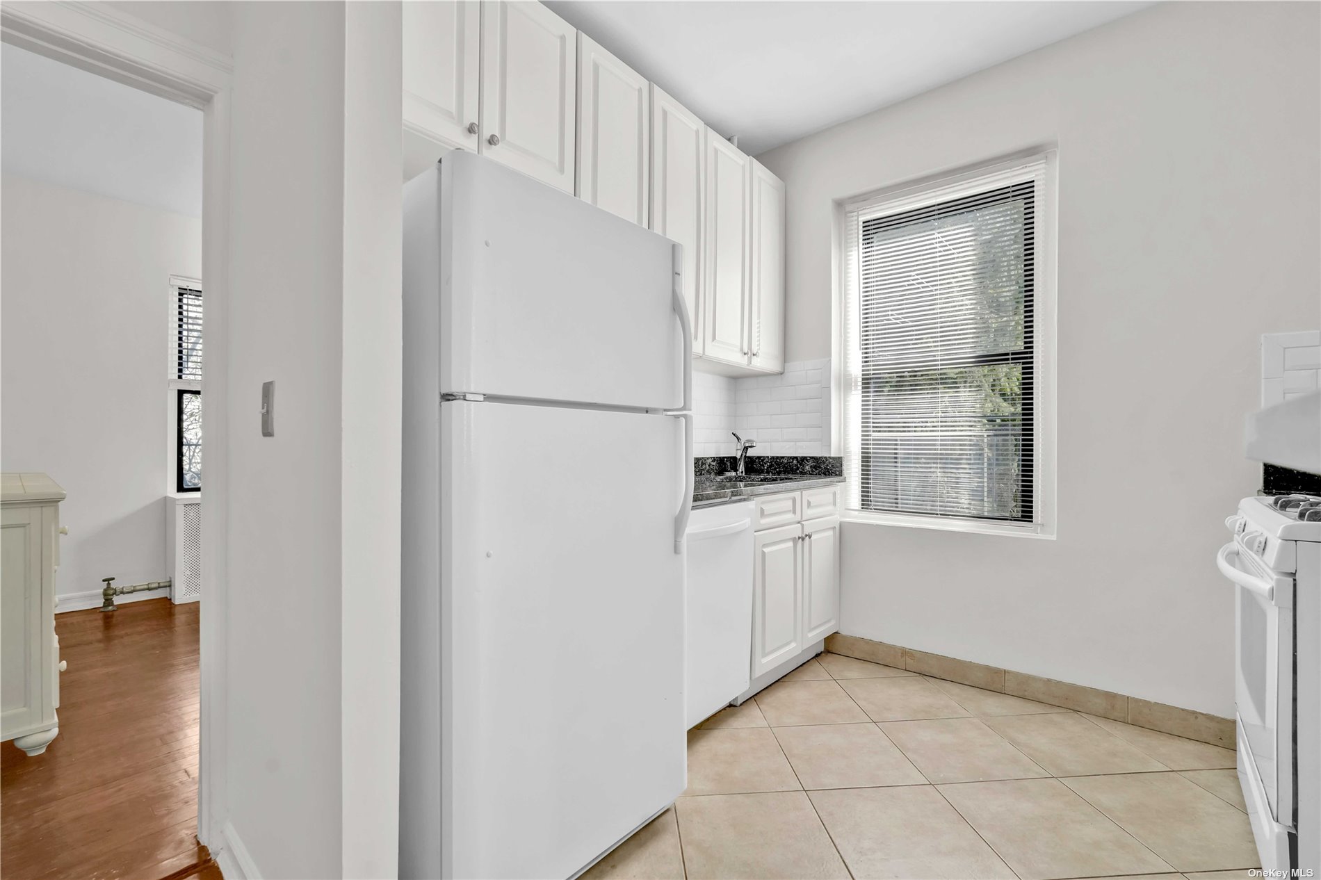 21-77 33rd St #3H, Astoria, New York image 4