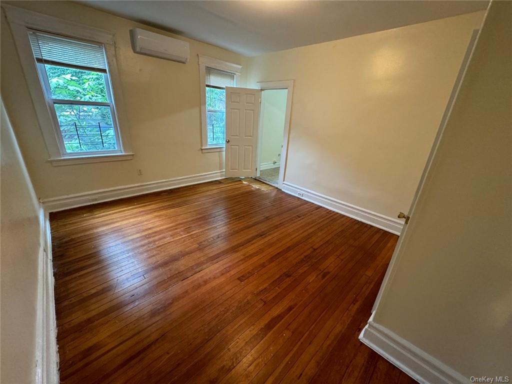 Rental Property at 22 Clove Road 22C, New Rochelle, New York - Bedrooms: 3 
Bathrooms: 1 
Rooms: 5  - $3,050 MO.