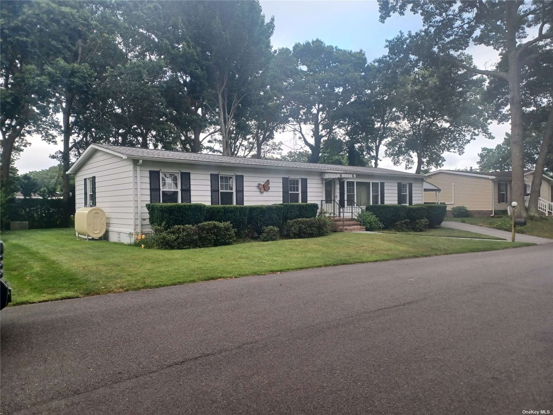 Property for Sale at 1661467 Old Country Rd, Riverhead, Hamptons, NY - Bedrooms: 3 
Bathrooms: 2  - $189,000