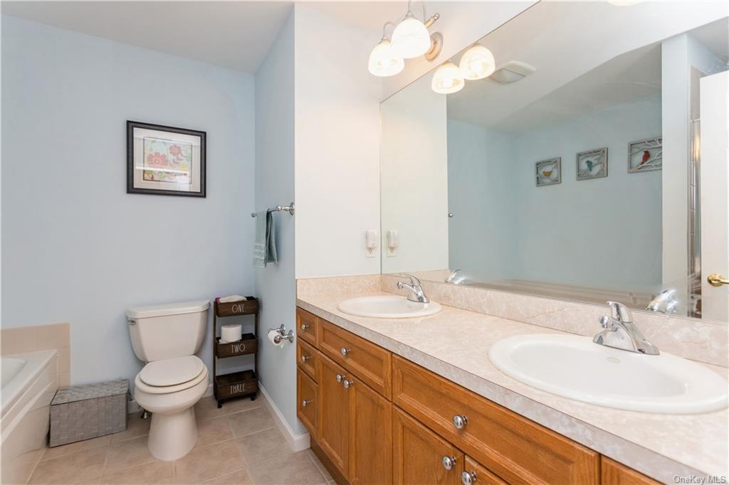 Photo 4 of 16 of 37 Faith Lane condo