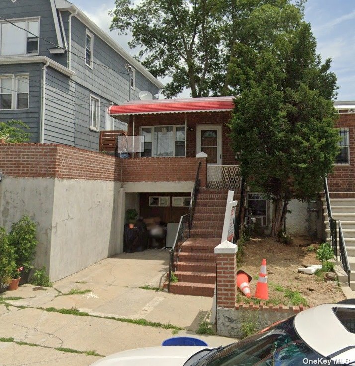 903 127th Street, College Point, Queens, NY - 5 Bedrooms  
4 Bathrooms  
10 Rooms - 