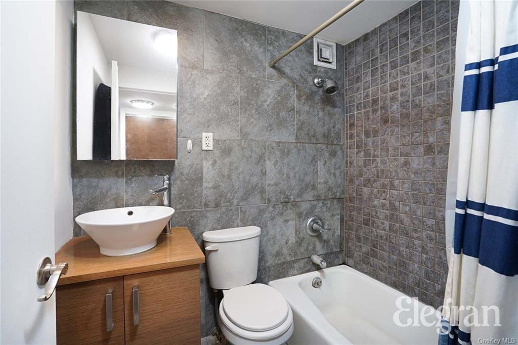 Photo 5 of 8 of 215 E 24th St 112A co-op property