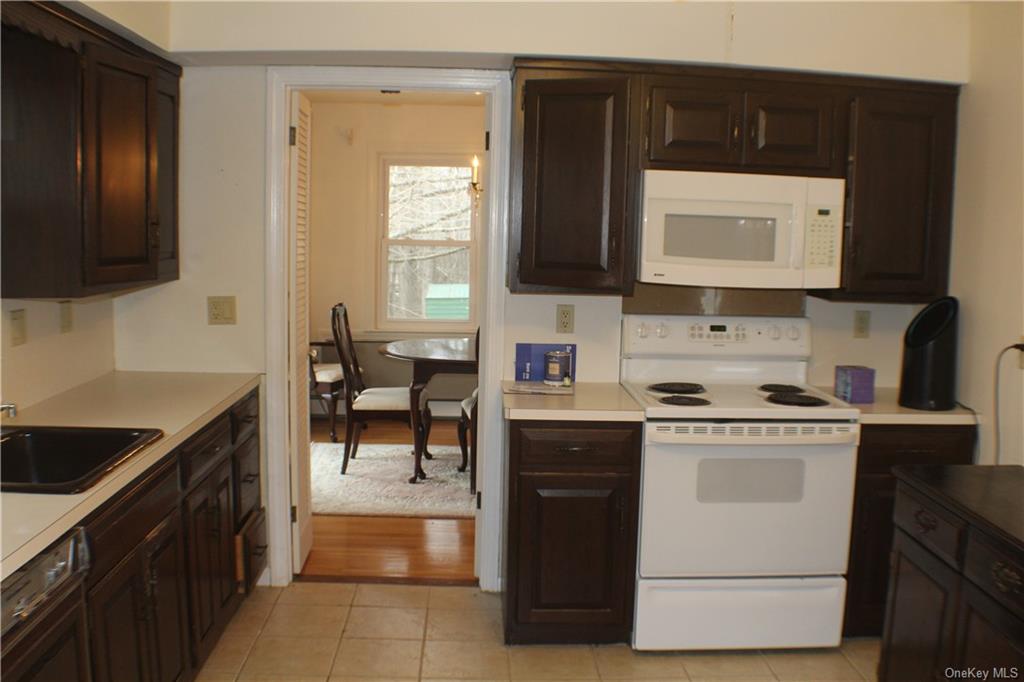 Photo 8 of 20 of 85 Hickory Lane house