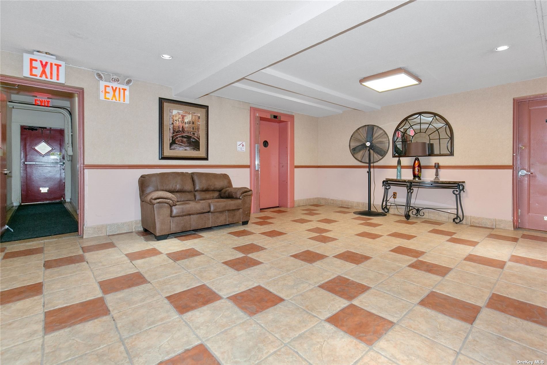 444 Middle Neck Road #2K, Great Neck, New York image 4