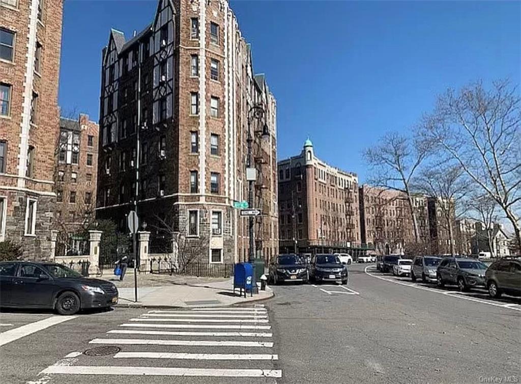 Property for Sale at 3394 Wayne Avenue E23, Bronx, New York - Bedrooms: 2 
Bathrooms: 1 
Rooms: 4  - $229,999
