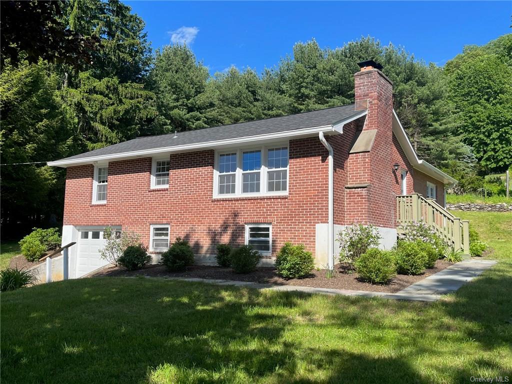 Rental Property at 338 Old Route 22, Wassaic, New York - Bedrooms: 3 
Bathrooms: 2 
Rooms: 6  - $3,200 MO.