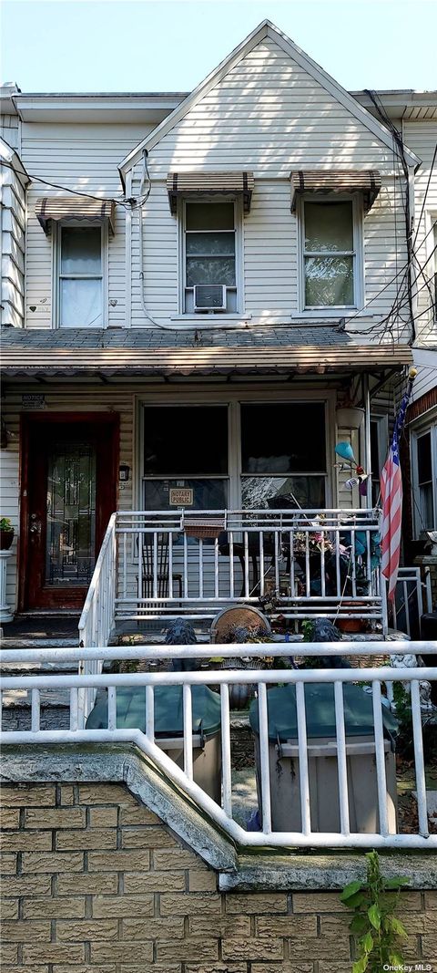 Townhouse For Sale - 94-23 115th Street<br/> Queens County, Richmond Hill, NY 11418