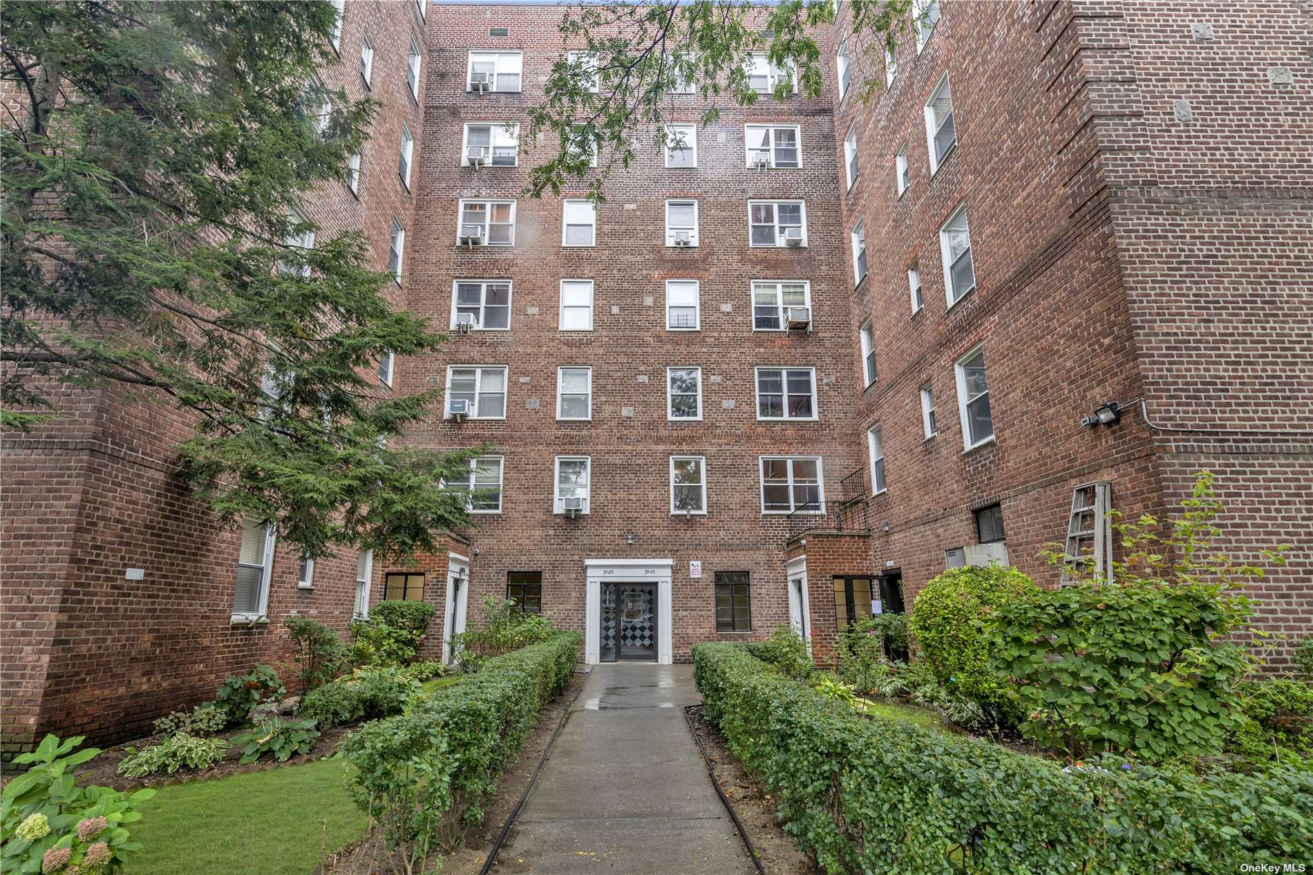 Property for Sale at 3935 51 Street 1A, Woodside, Queens, NY - Bedrooms: 2 
Bathrooms: 1 
Rooms: 5  - $500,000