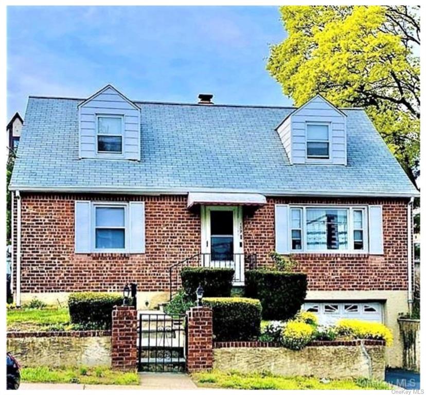 Property for Sale at 139 Page Avenue, Yonkers, New York - Bedrooms: 3 
Bathrooms: 3  - $780,000